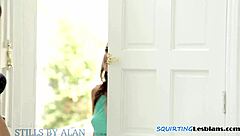 lesbo teen 18+ joins threesome with milf tribbing