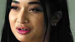 avery black feels so good masturbating