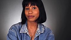 Jenna Foxx, black goddess, masturbates her trimmed pussy!