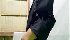 asombrosa zorra dances naked to indian music