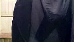 asombrosa zorra dances naked to indian music