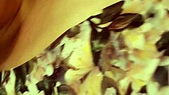 Novinha gemendo gostoso - parte 1