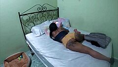 Panamanian girl fucks pussy with two dildos 😏