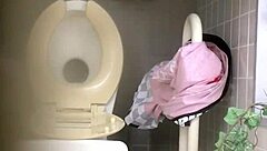 Japanese toilet part 2: what's inside?