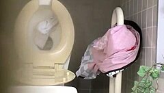 Japanese toilet part 2: what's inside?