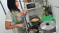 Sarah rosa cozinha sexy macarr�o sensual