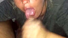 rubia recibe toda la leche en la cara