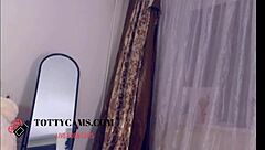 I watch the dark hair stunner on cam