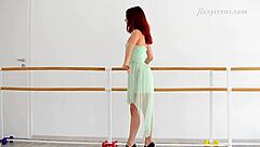 Wow, Russian Zlata Hamupipoke Shows Insane Flexibility in Gym!