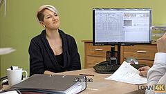 Loan4k Chica Con Curvas Se Bajó Mientras Pedía Un Préstamo Para Su Negocio