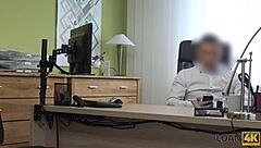 Loan4k Chica Con Curvas Se Bajó Mientras Pedía Un Préstamo Para Su Negocio