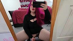 Hot bbw tranny jerks off boldly