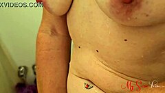 Ever seen a real couple get off together in the shower?