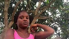 Crazy bitch boldly unboxes packaged outfit in front of strangers.