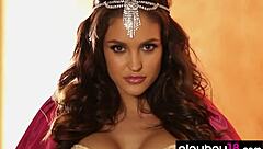 Jaclyn Swedberg flaunts her voluptuous figure and ample bust