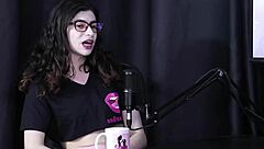 Did you see this transsexual hiding her dick in photos? A man liked it, and she's shy but does what she wants in group sex