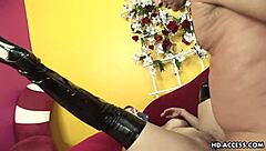 alluring babe relishes wild anal threesome with friends