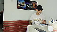 Mi madrastra tiene un culo hermoso 😍