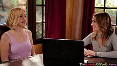 Tiny Beauty Feels Finger Fuck in Threesome