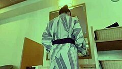 At akiu onsen, the buttocks are warmed by hot water